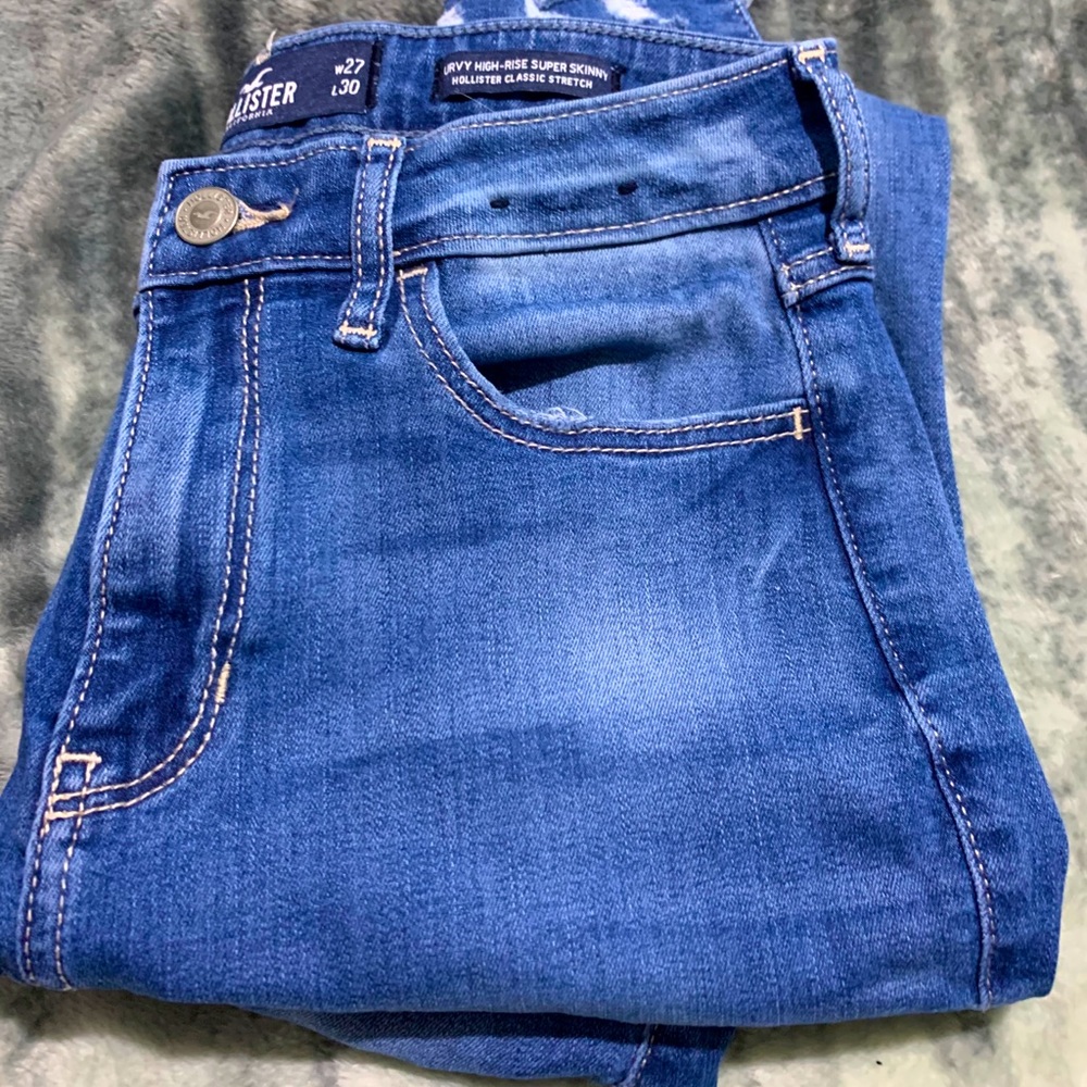 Hollister Curvy high-rise supper skinny jeans